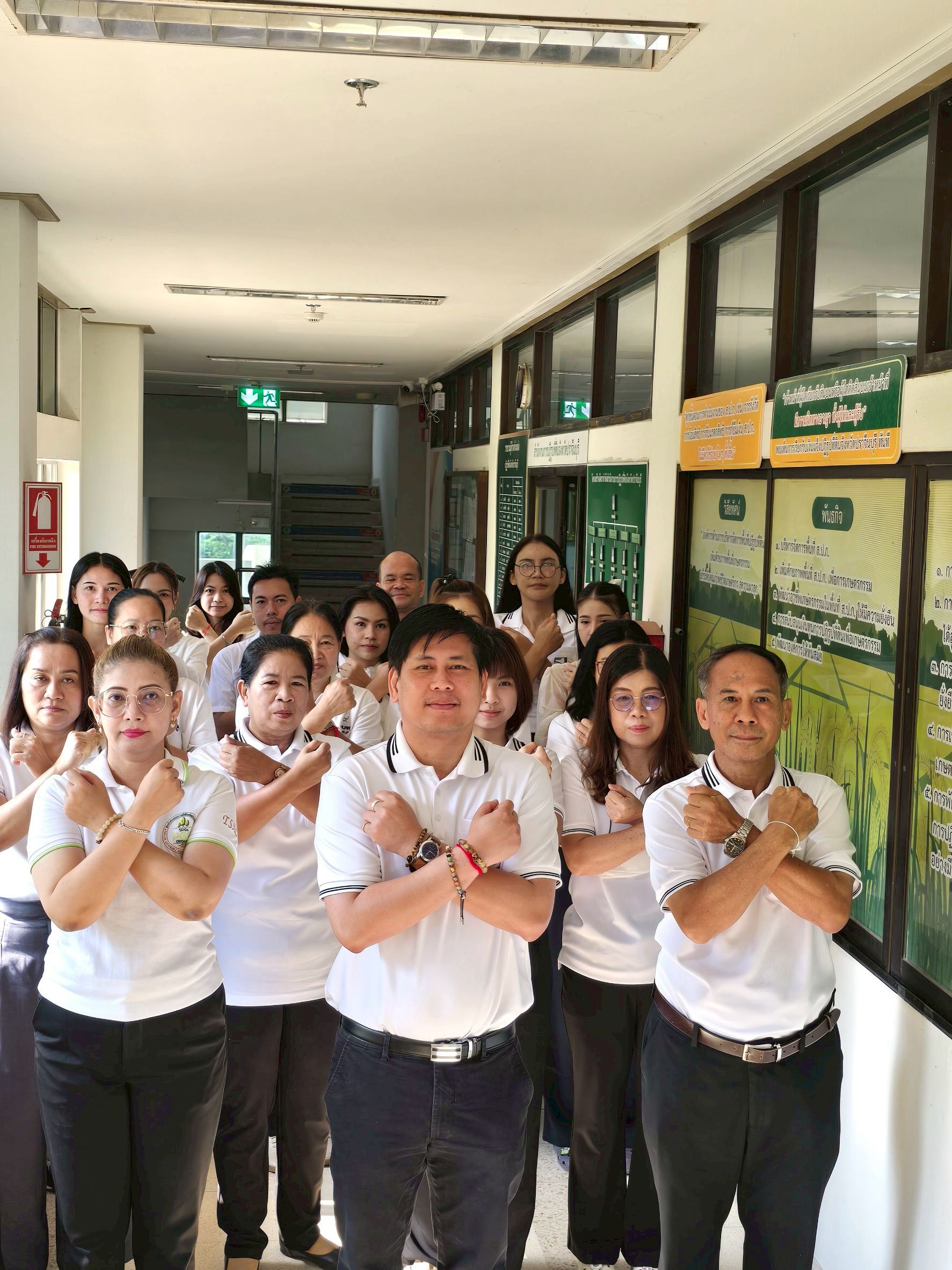 title - วันที่ 18 มีนาคม 2569 นายวิทูล ประดิษฐบุญ ปฏิรูปที่ดินจังหวัดปราจีนบุรี พร้อมด้วย เจ้าหน้าที่ ส.ป.ก.ปราจีนบุรี ร่วมประกาศเจตนารมณ์ “No Gift Policy” ไม่รับของขวัญของกำนัลทุกชนิดจากการปฏิบัติหน้าที่ เพื่อร่วมขับเคลื่อนการป้องกันและแก้ไขปัญหาการทุจริต